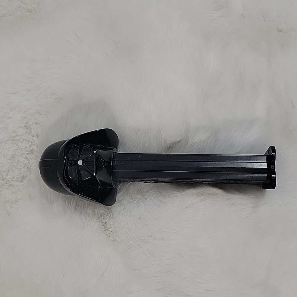 Dark Vader Star Wars Black Collectible Pez Dispenser